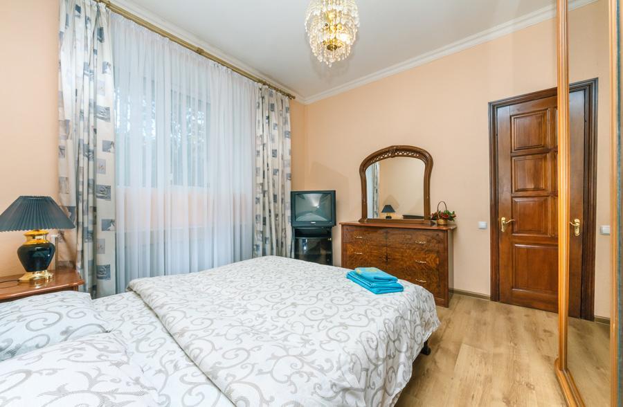 Two Bedroom Apartment On Liuteranska Street Kyiv Exterior photo